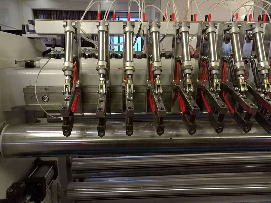 全自动对边 冷(热)切气刀分切条机